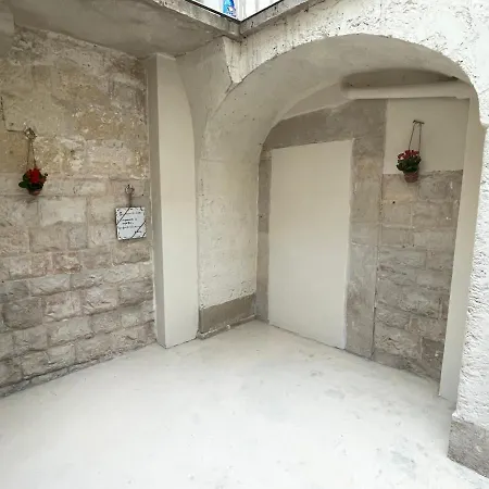 Πανσιόν Kosmo Guestroom Trani