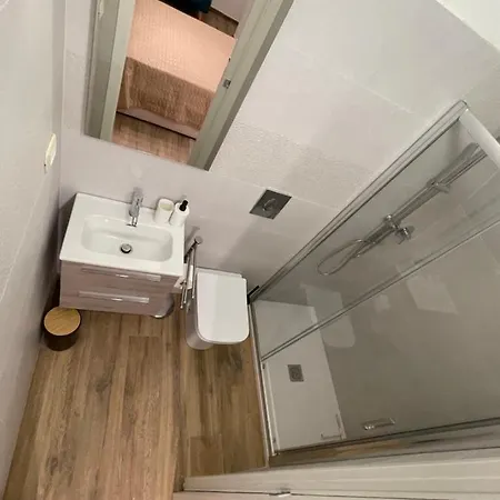 Kosmo Guestroom Πανσιόν *